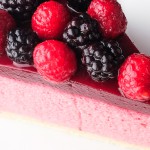 Bavarois à la framboise et nappage aux fruits rouges