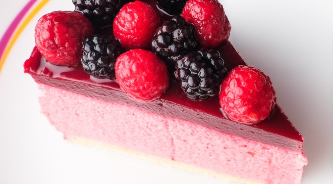 Bavarois à la framboise et nappage aux fruits rouges