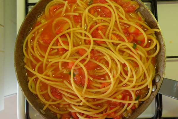 Pasta al pomodoro de Nadia Santinni